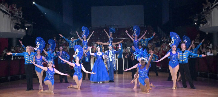 Auftritt der Narrhalla M&uuml;nchen im Ballsaal des Oide Wiesn B&uuml;rgerballs (&copy;Foto: Ingrid Grossmann) 